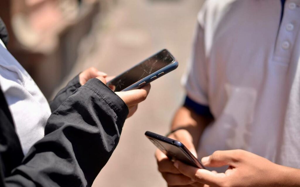 Sánchez anuncia que España prohibirá el acceso a las redes sociales a menores de 16 años