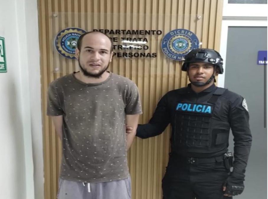 PN captura hombre acusado de acoso digital contra menor de 13 años