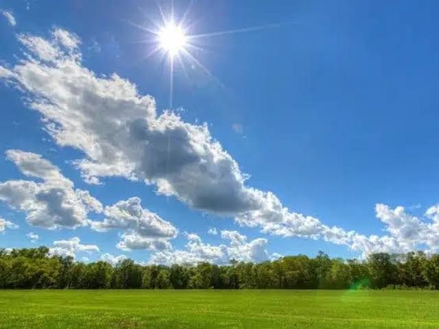 Prevén un cielo despejado con nubes dispersas para este domingo