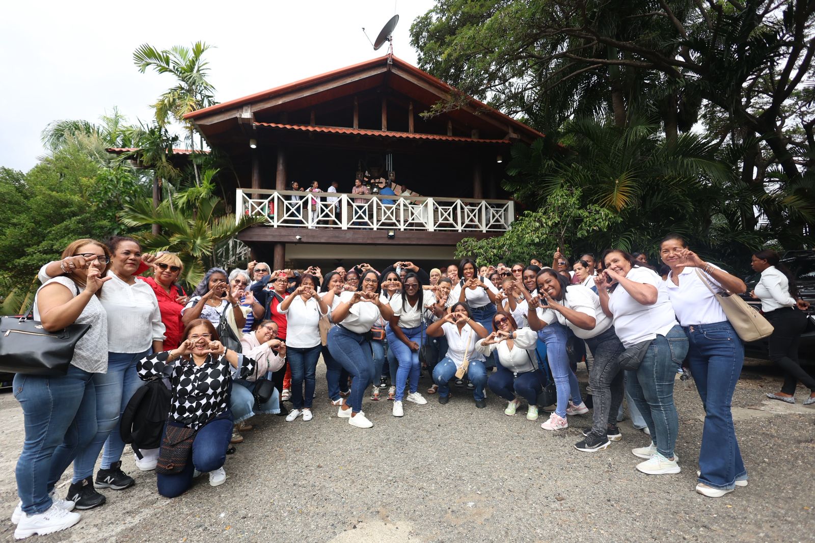 Carolina recibe masivo respaldo de las mujeres en las estructuras del PRM