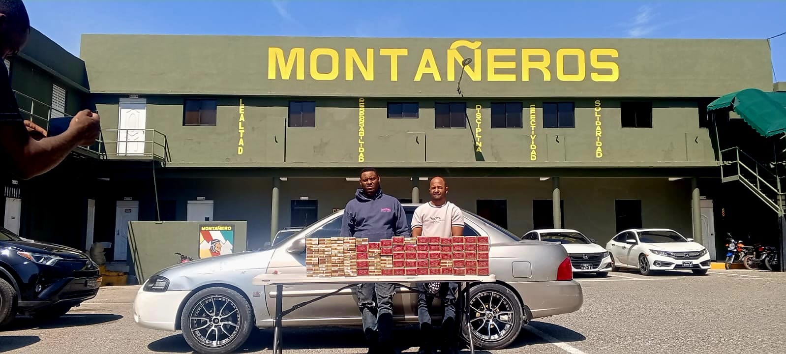 Ocupan 74 paquetes de cigarrillos en operativo en San Juan; dos detenidos