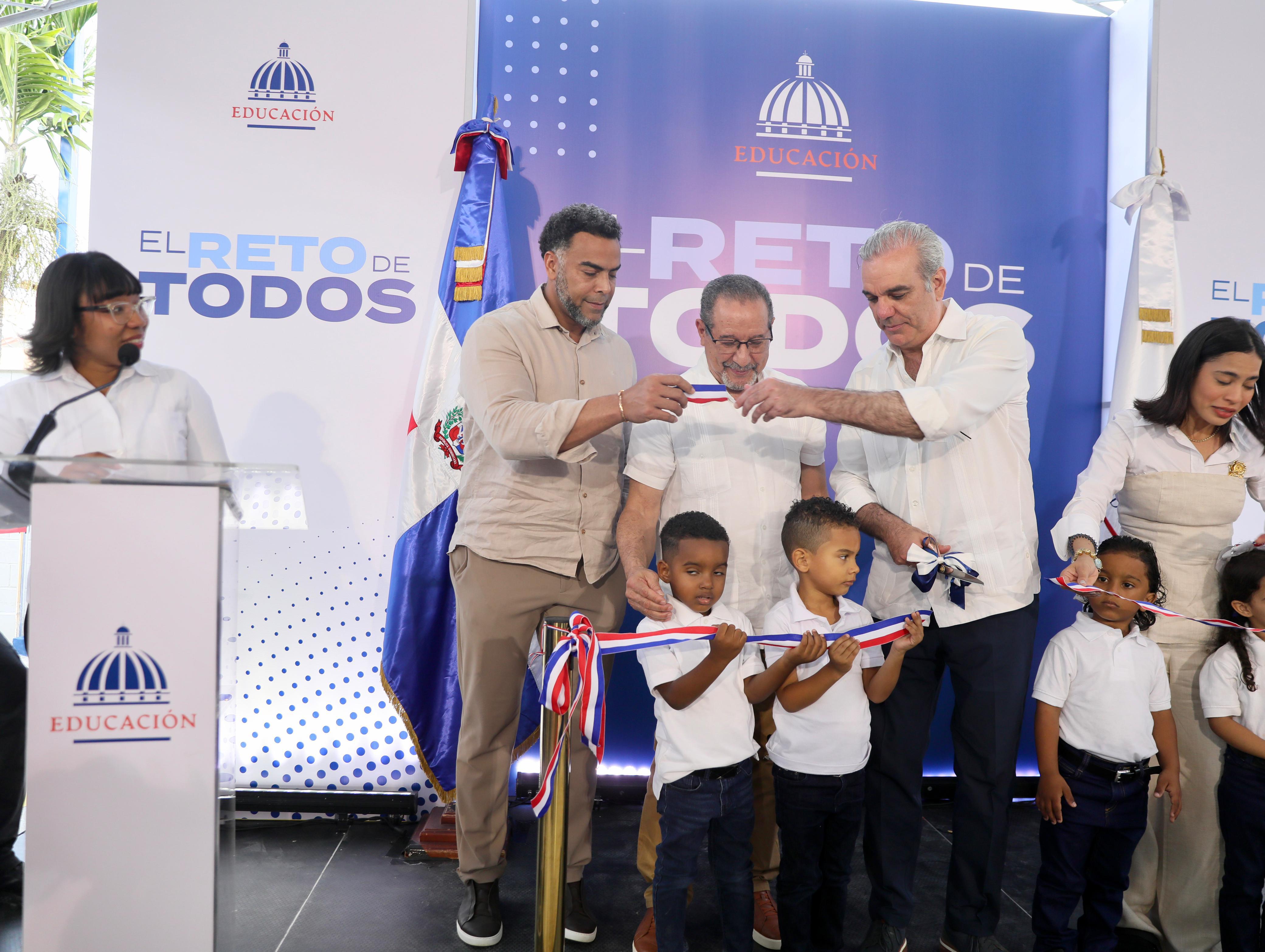 Inauguran centro educativo inicial para 175 niños y honran legado de Nelsy Cruz, en Montecristi