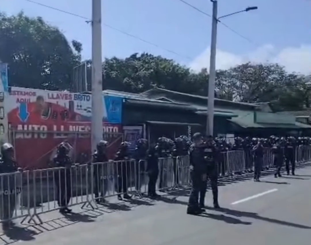 PN brinda apoyo en ejecución de orden de desalojo en Teleofertas