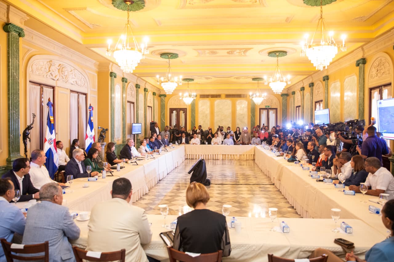 Presidente Abinader dice prioridad del Gobierno es salvar vidas y proteger las propiedades 