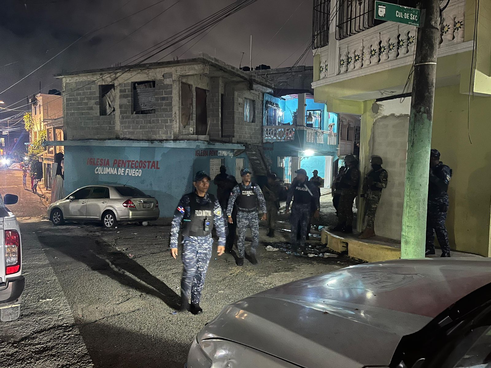 Policía desmantela puntos de sustancias narcóticas, detiene una persona por robo, ocupa  drogas y motocicletas en Los Guaricanos