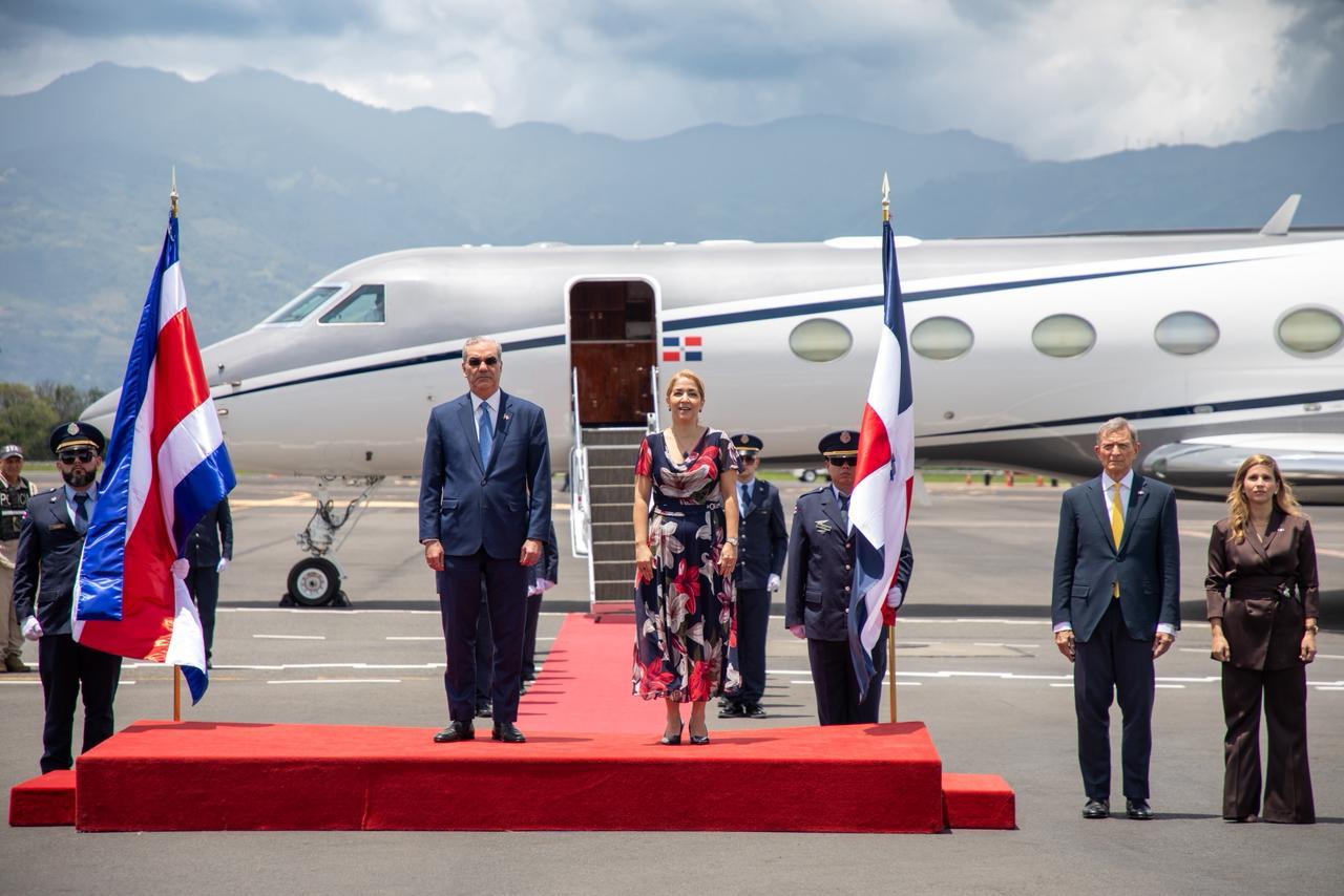 Presidente Abinader llega a Costa Rica para participar en toma de posesión Laura Fernández 