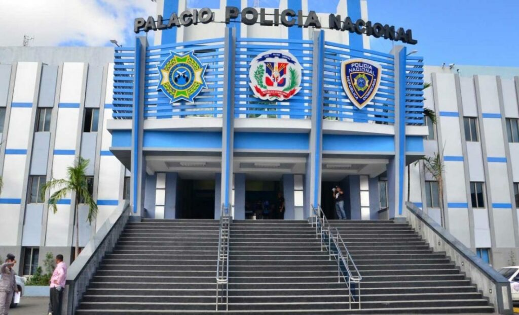 Policía investiga adolescente con relación al caso  de menor hallado muerto en cañada en San Cristóbal