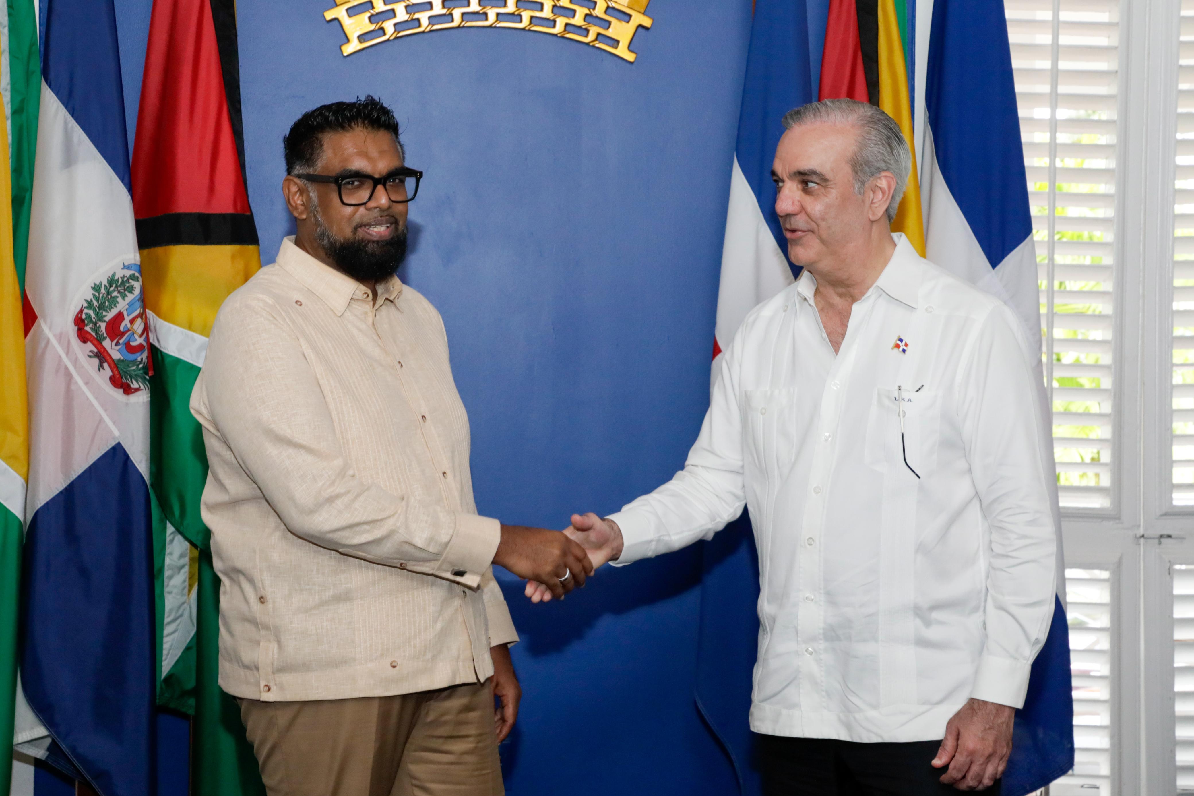 RD y Guyana firman contrato para exploración de bloque petrolero en Guyana