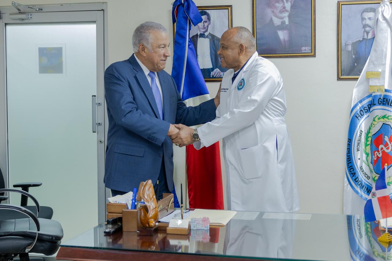 Ministro Presidencia visita Hospital General Docente de la Policía Nacional