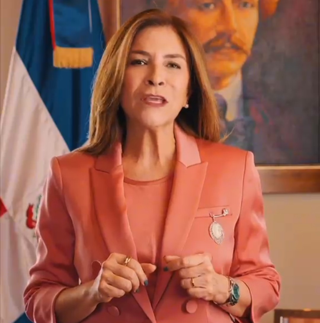 Carolina Mejía envia emotivo mensaje de felicitación a las madres dominicanas