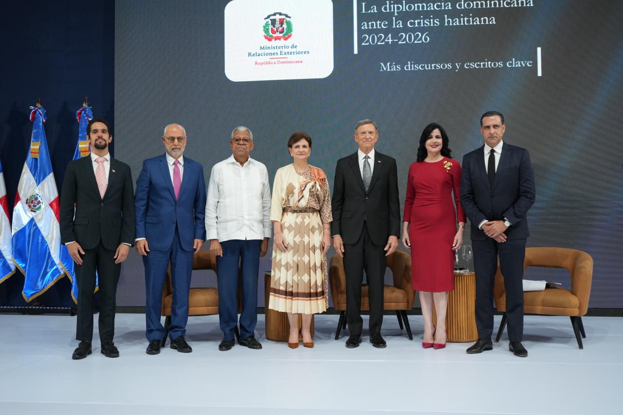 MIREX pone en circulación segundo volumen del libro “La diplomacia dominicana ante la crisis haitiana”