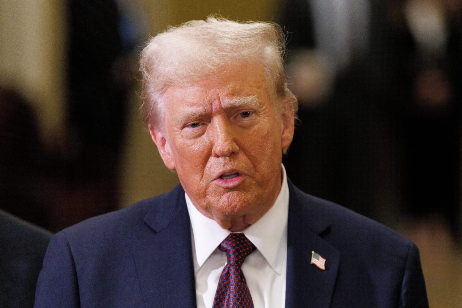 Donald Trump asegura que los buques "empiezan  salir" del estrecho de Ormuz tras acuerdo entre EE.UU. e Irán 