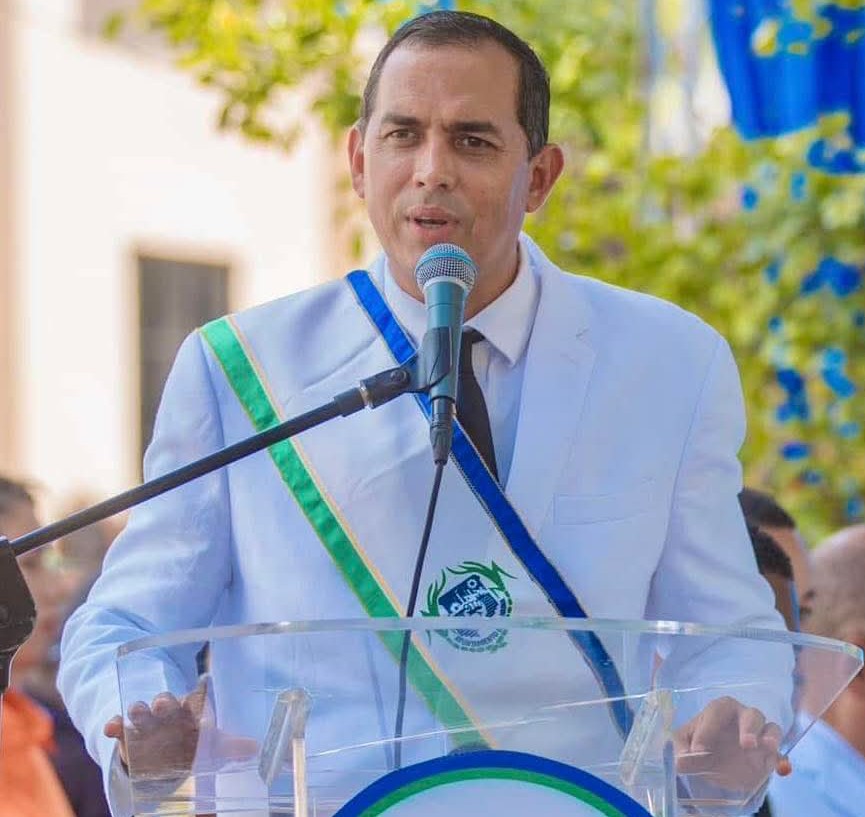 Alcalde de Haina Osvaldo Rodríguez denuncia crisis en el Cuerpo de Bomberos 