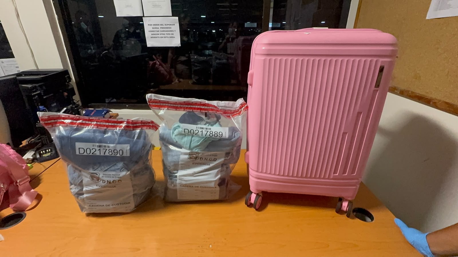 Capturan dos extranjeras con 13 prendas de vestir con presunta cocaína 