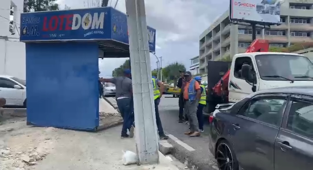 ADN recupera espacio público ocupado irregularmente en la avenida Abraham Lincoln