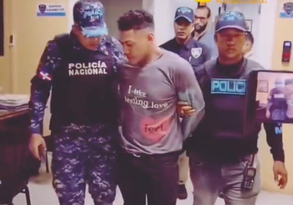 Se entrega hombre señalado como responsable de matar joven y tirarla en circulación de Santiago 