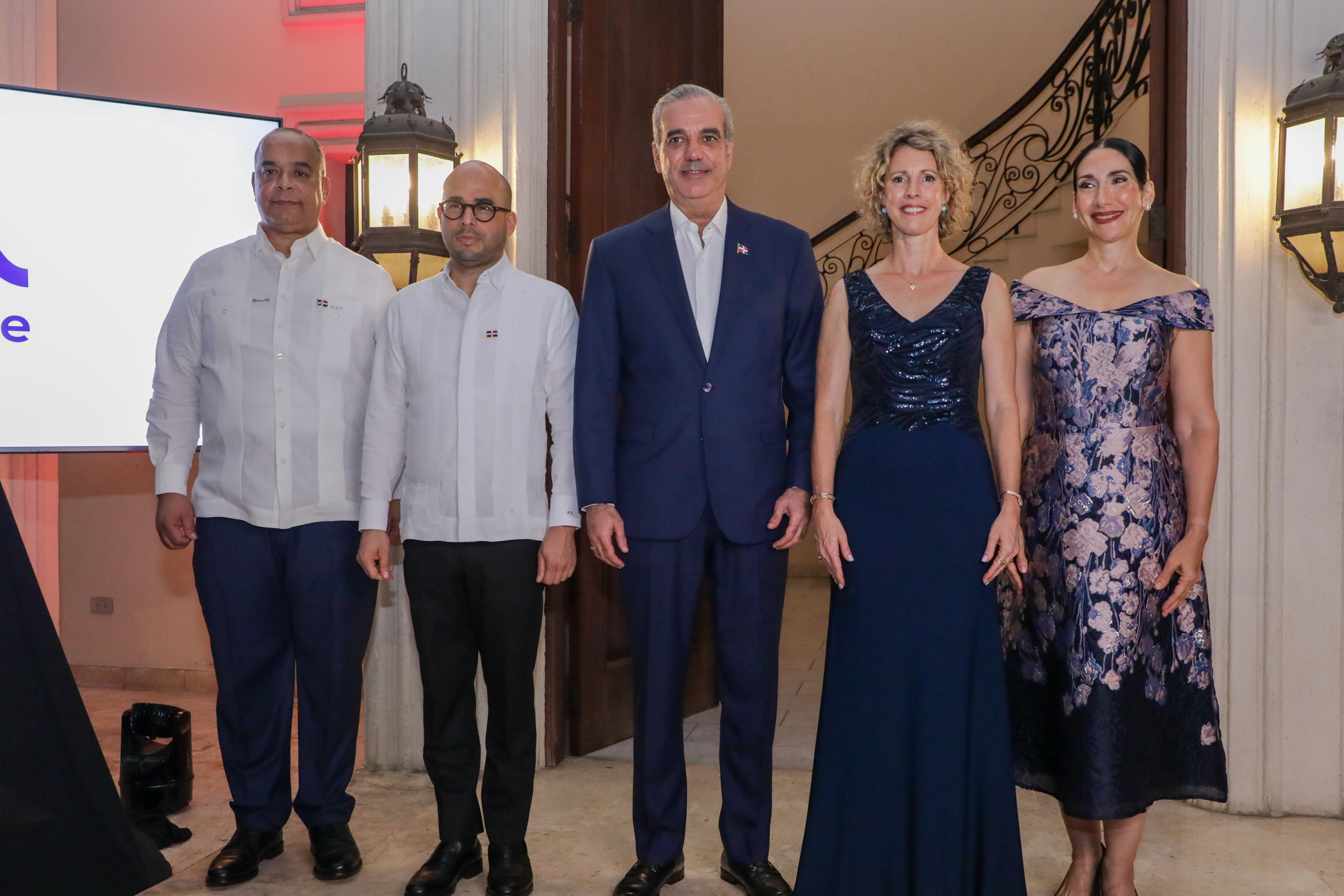 Presidente Abinader y primera dama participan en Fiesta Nacional de Francia y reafirman relación bilateral
