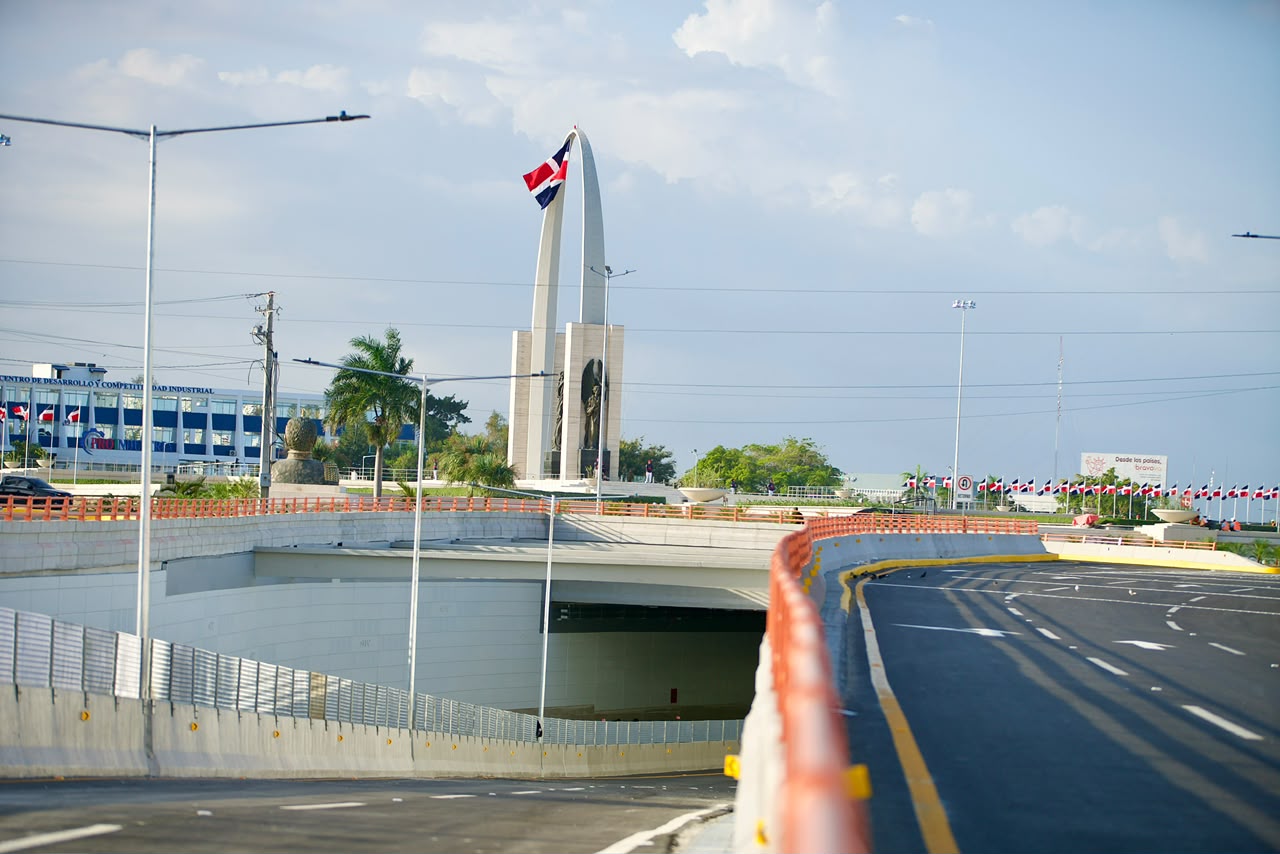 Presidente Abinader inaugura el túnel de la Plaza de la Bandera