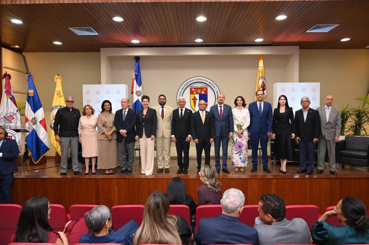 Juristas debaten el rol del TC en la protección de la Constitución económica