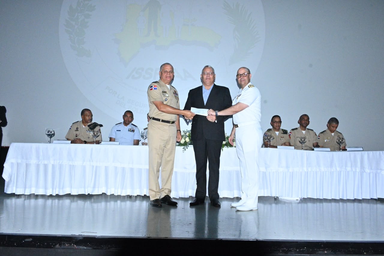 MIDE entrega RD$600 millones por concepto de Sueldo por Año a 327 militares en condición de retiro