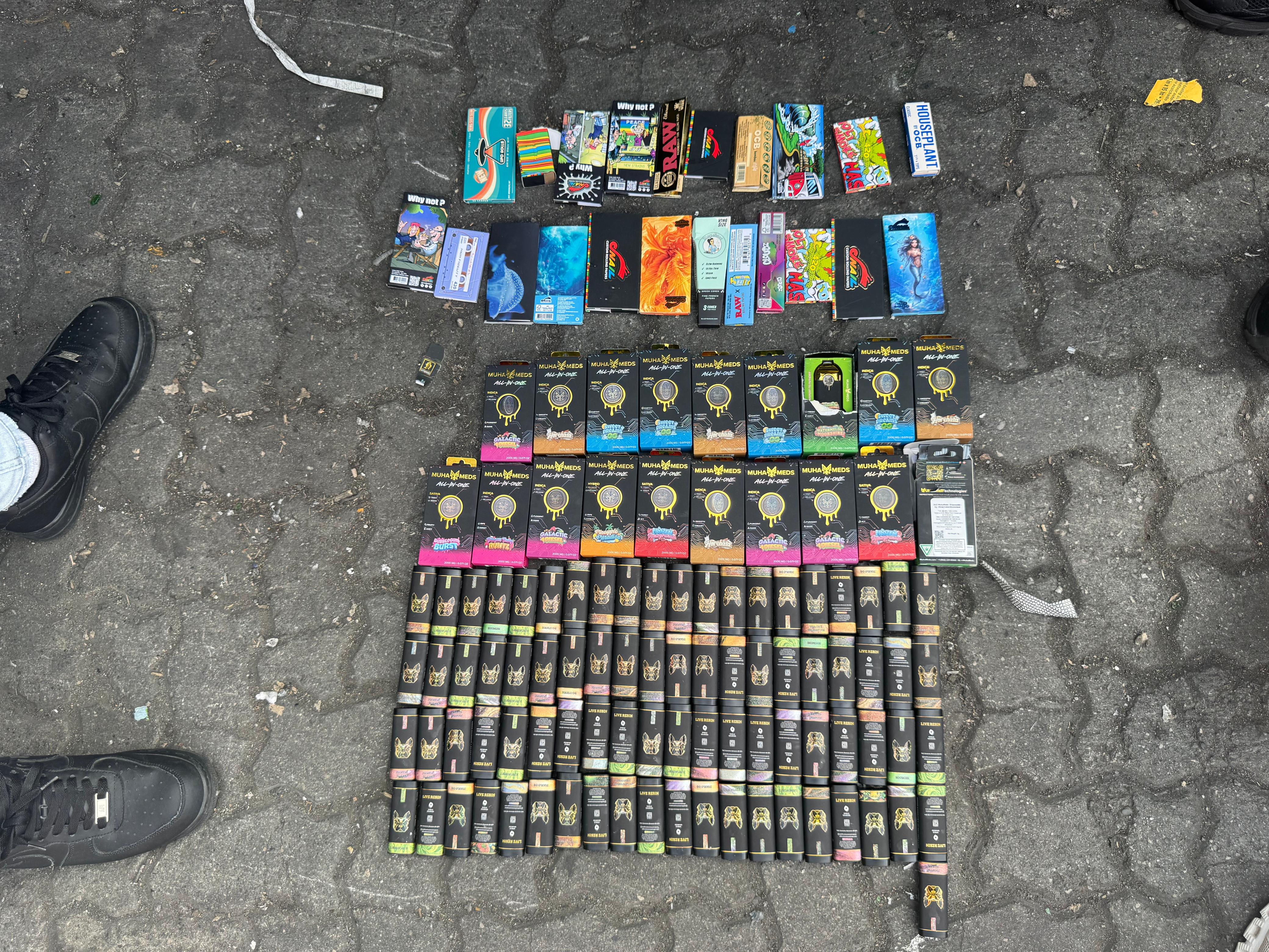 DNCD incauta 100 vapers llenos de un líquido presuntamente marihuana