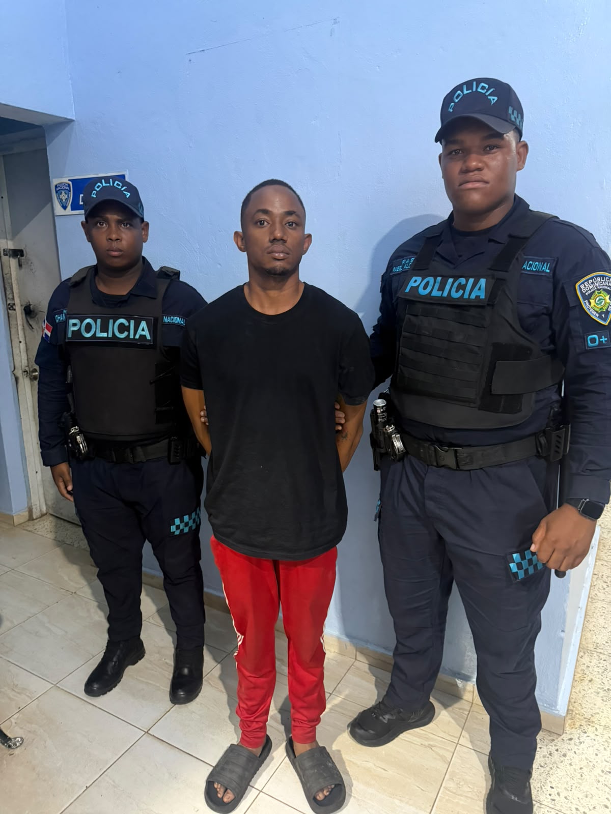 Se entrega presunto autor de asalto contra el embajador Holi Matos
