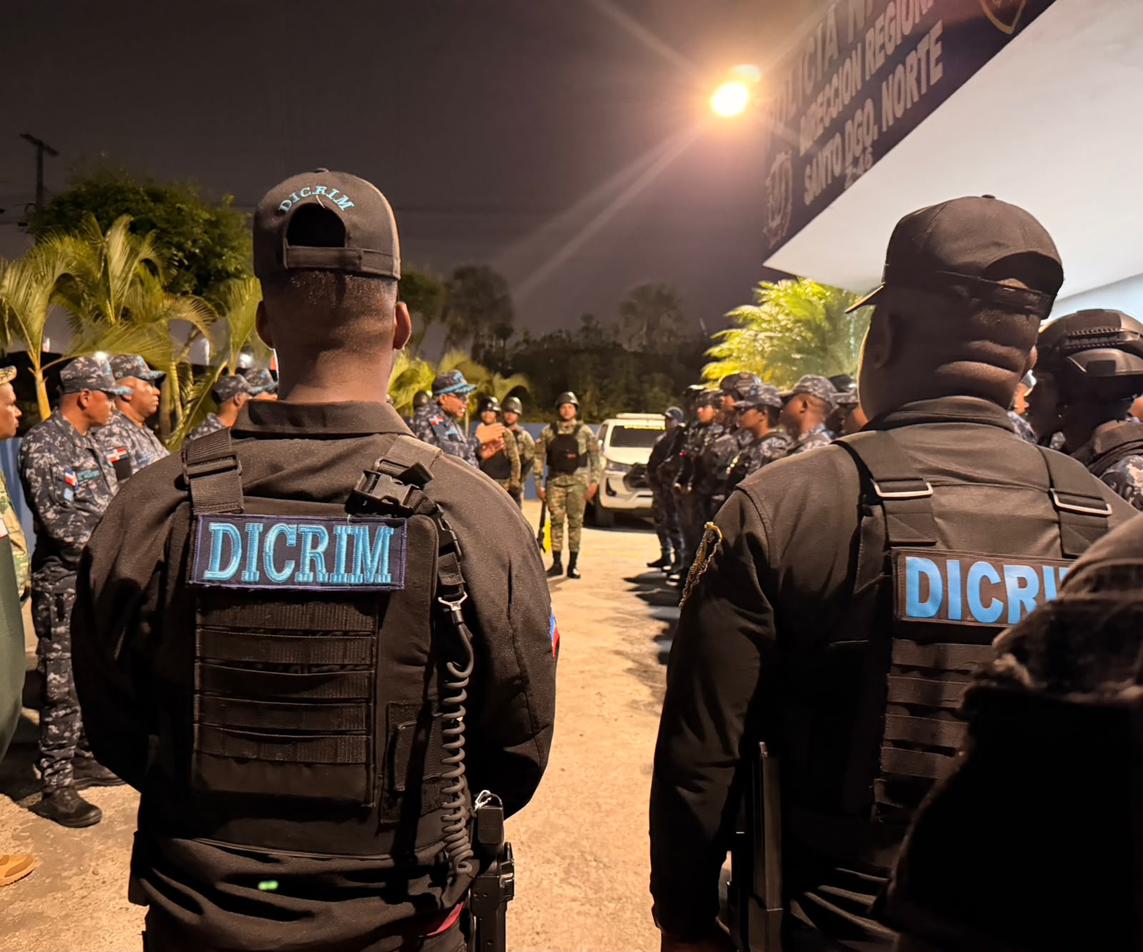 DICRIM ocupa drogas, armas, captura prófugo y detiene varias personas en flagrante delito en SDN y Monte Plata
