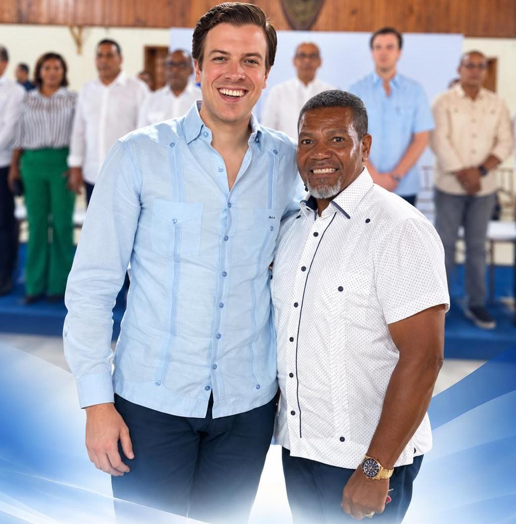 Hilario Félix participa en importante encuentro del PRM con su alta en Monte Plata