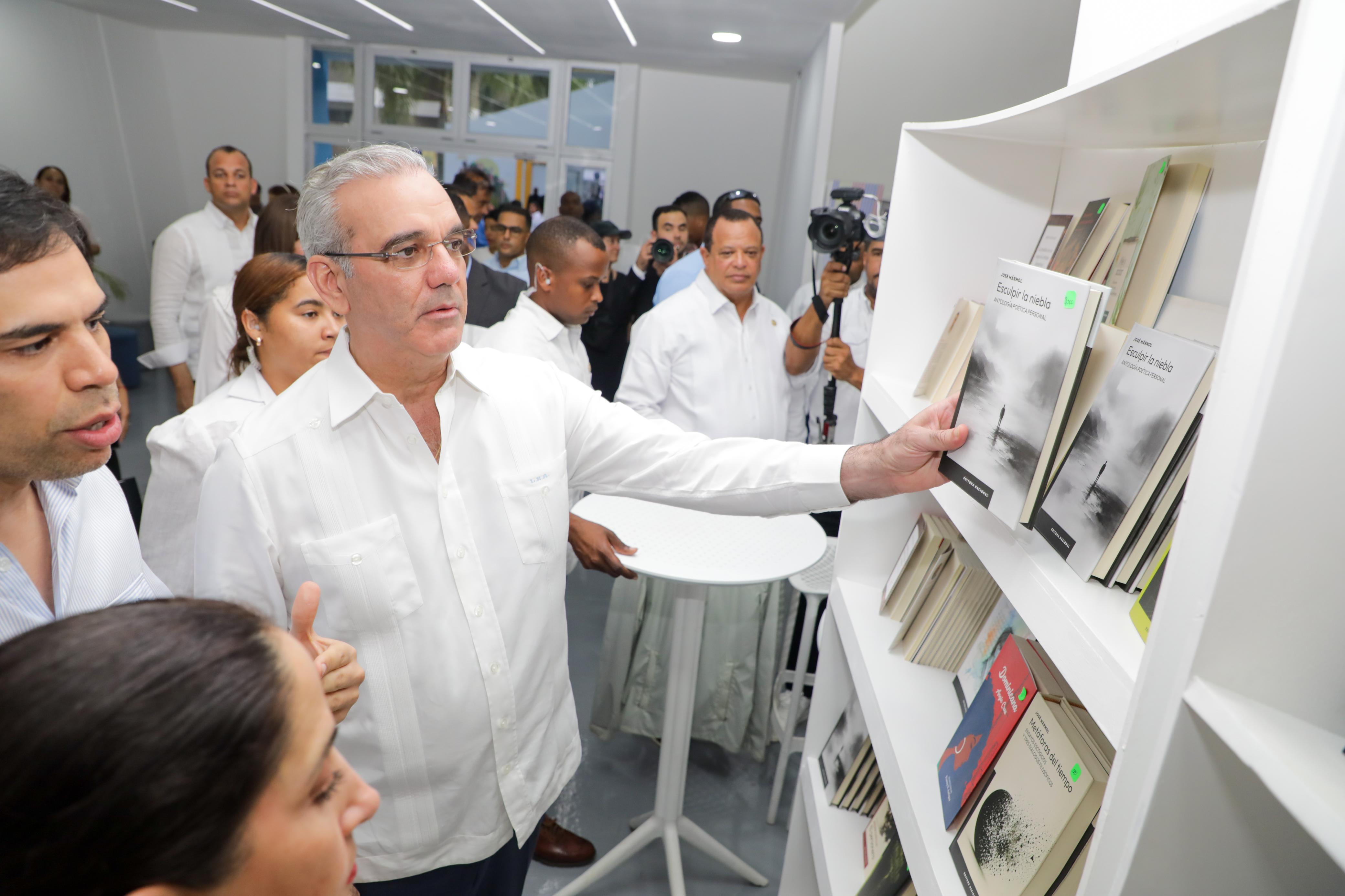 Presidente Abinader destaca gran acogida de la Feria Internacional del Libro 2026