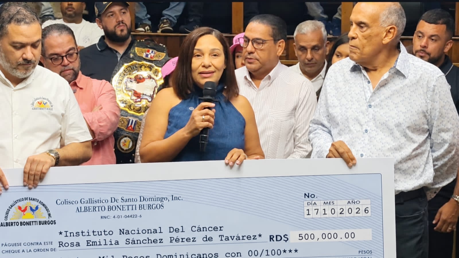 Coliseo Gallistico SD dona un millón de pesos para apoyar a pacientes con cáncer